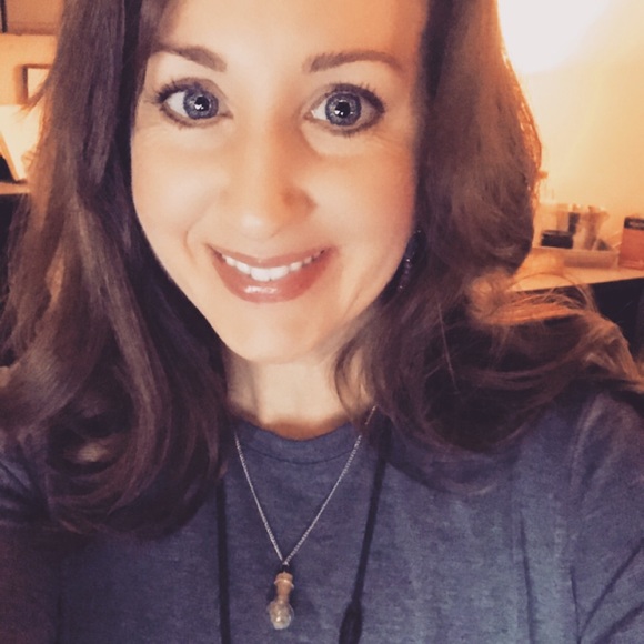 Meet your Posher, Sarah - Picture 1 of 1